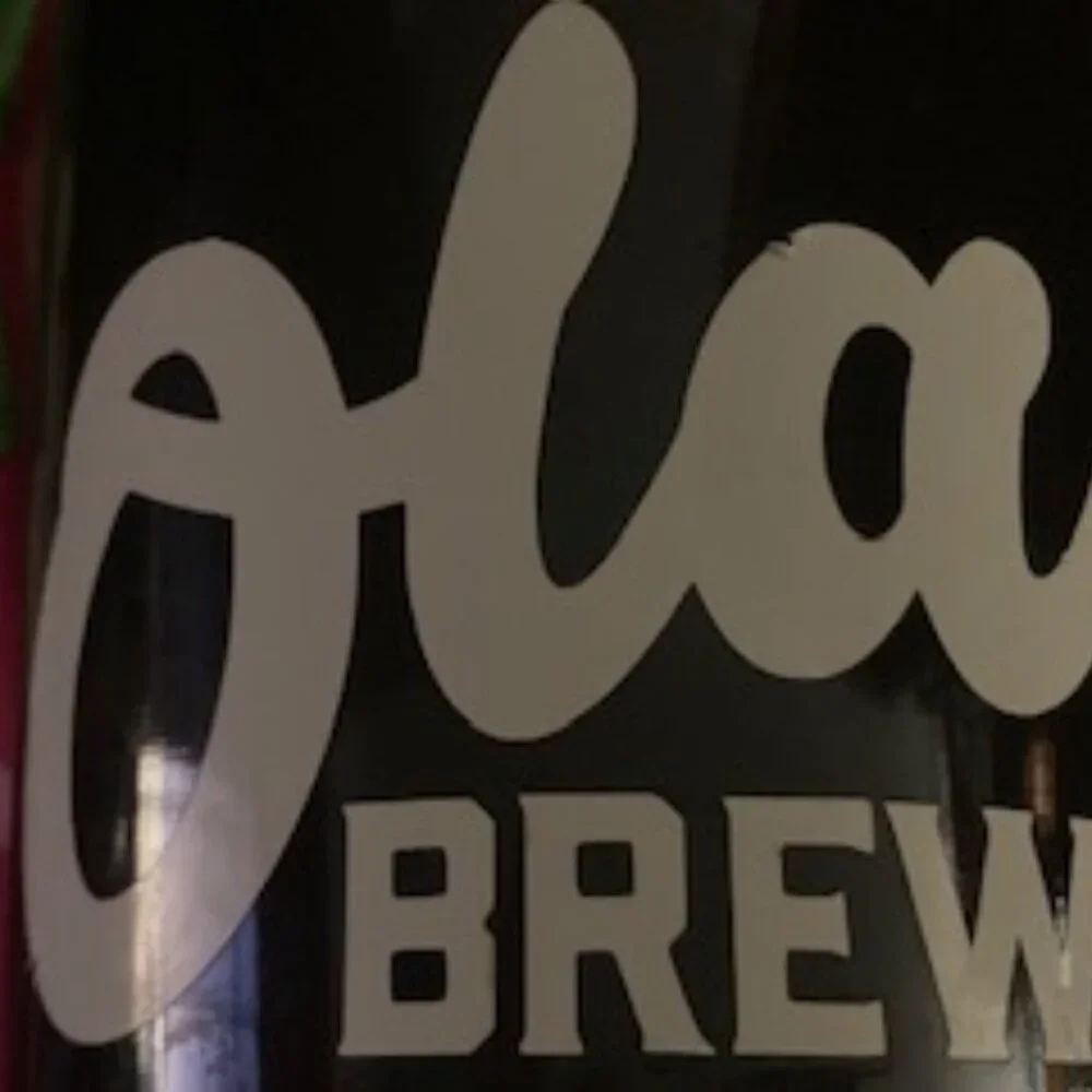 OLA BREW HAWAII KONA HILO TAP ROOMS HAWAII ISLAND 64 OZ DARK AMBER GLASS GROWLER